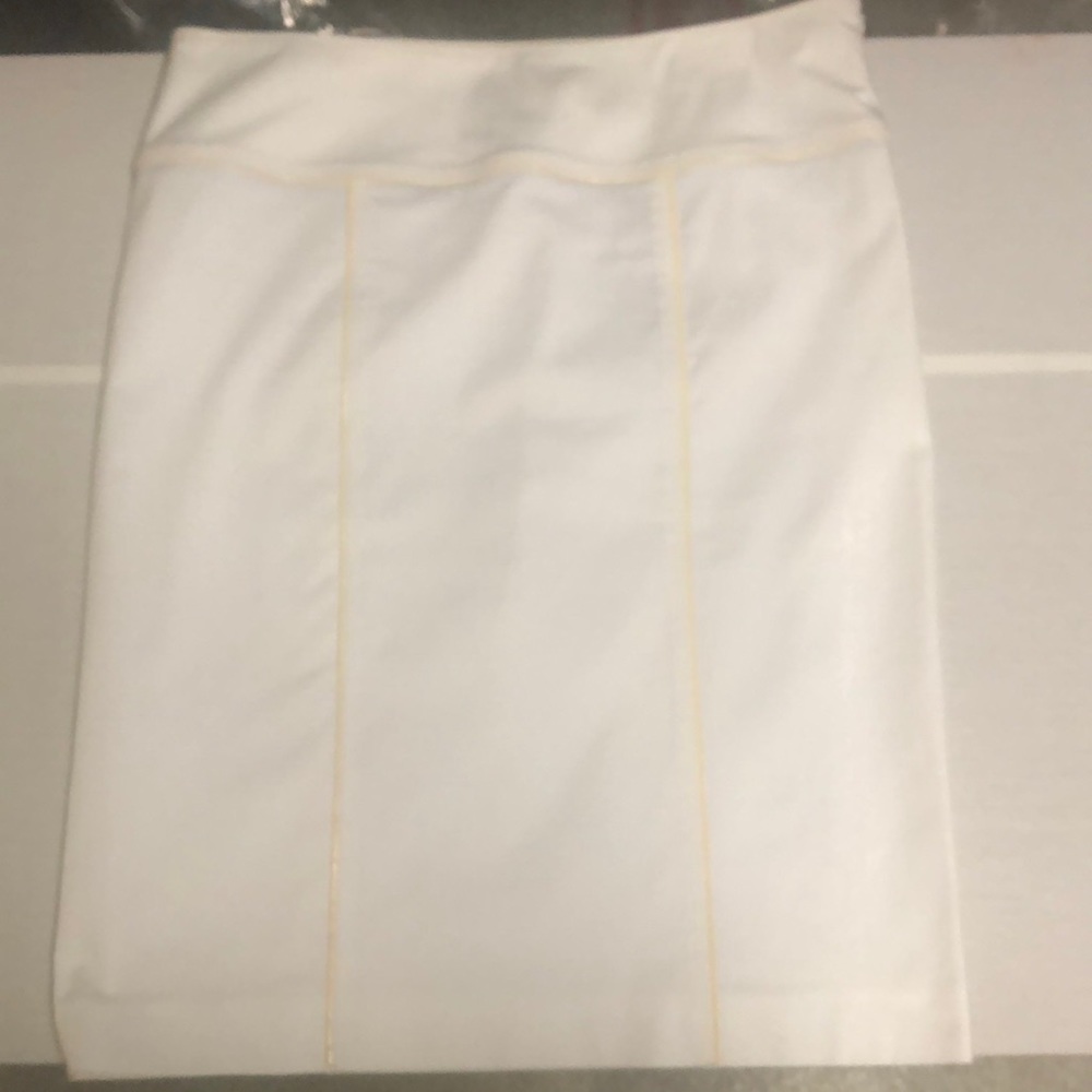 NWOT Burberry White High Waist Skirt - Picture 2 of 10